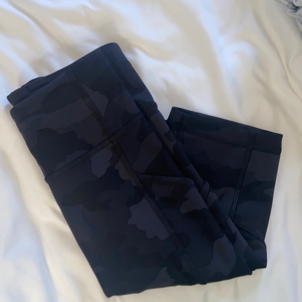 LULULEMON biker shorts with pockets